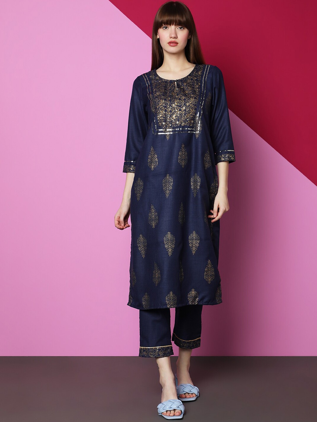 

Indifusion Ethnic Motifs Printed Keyhole Neck Kurta With Trousers, Navy blue