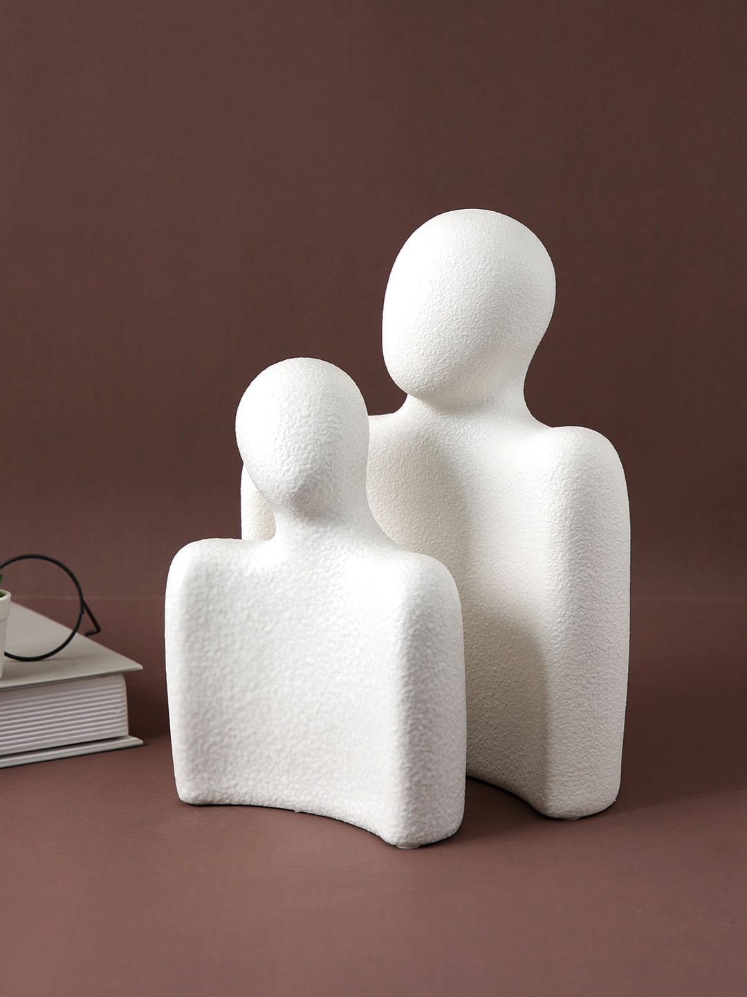 

TAYHAA White 2 Pieces Couple Sculptures Showpiece