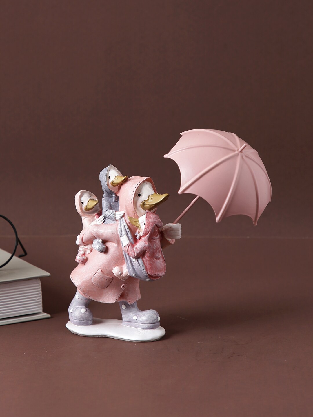 

TAYHAA Pink Textured Mother & Children Umbrella Ducklings Showpiece