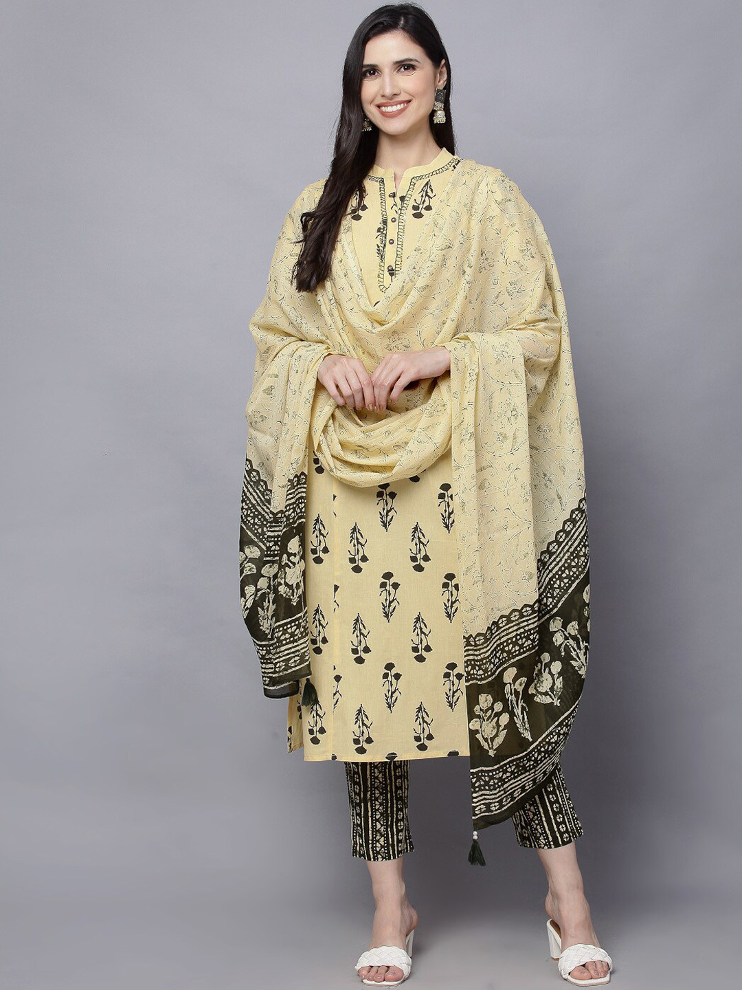 

MALHAAR Floral Printed Pure Cotton Kurta With Trousers & Dupatta, Yellow