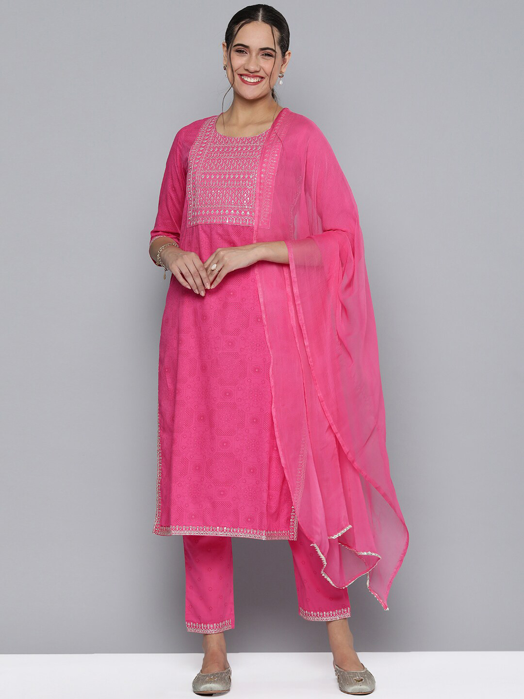 

MALHAAR Floral Printed Embroidered Thread Work Kurta With Trousers & Dupatta, Pink
