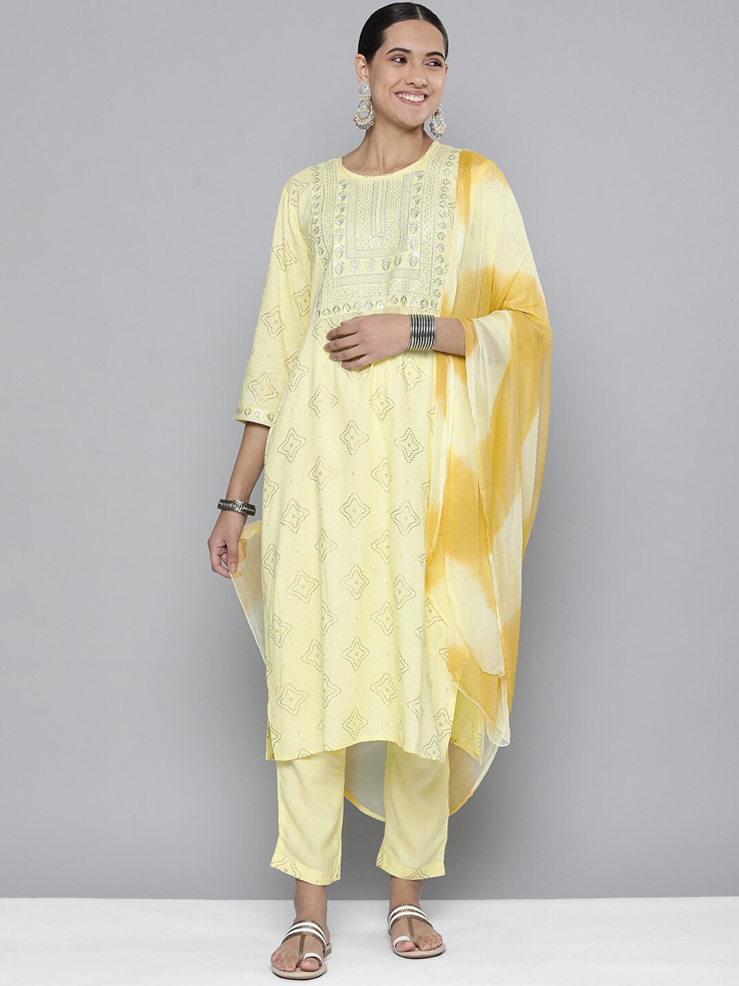 

MALHAAR Ethnic Motifs Embroidered Thread Work Kurta With Trousers & With Dupatta, Yellow