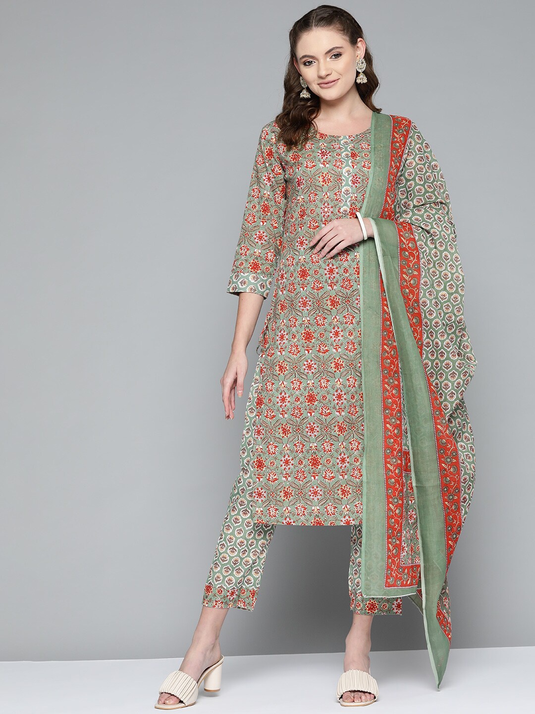 

MALHAAR Floral Printed Pure Cotton Kurta With Trousers & Dupatta, Green