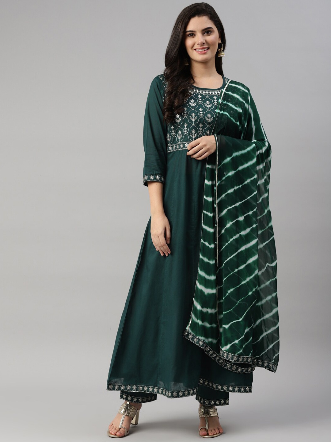 

MALHAAR Floral Embroidered Sequined Anarkali Kurta with Trousers & Dupatta, Green
