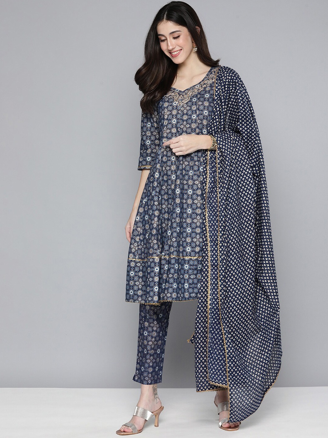 

MALHAAR Ethnic Motifs Printed Zari Gotta Patti Pure Cotton Kurta with Trousers & Dupatta, Navy blue
