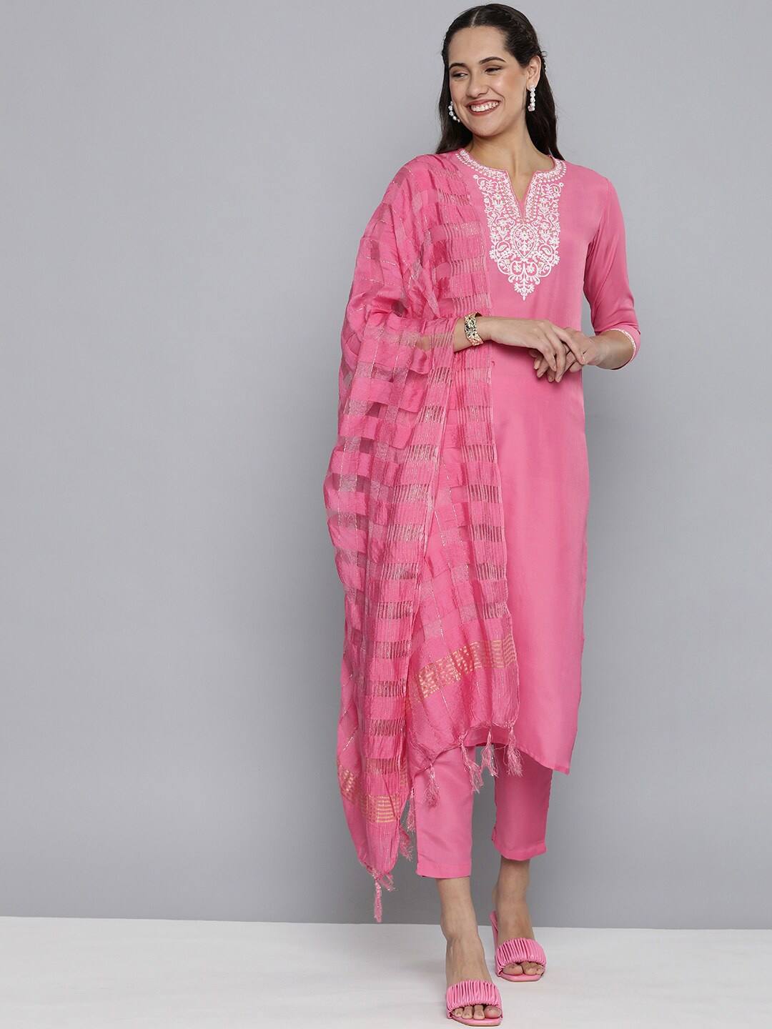 

MALHAAR Ethnic Motifs Embroidered Yoke Design Kurta With Trousers & Dupatta, Pink