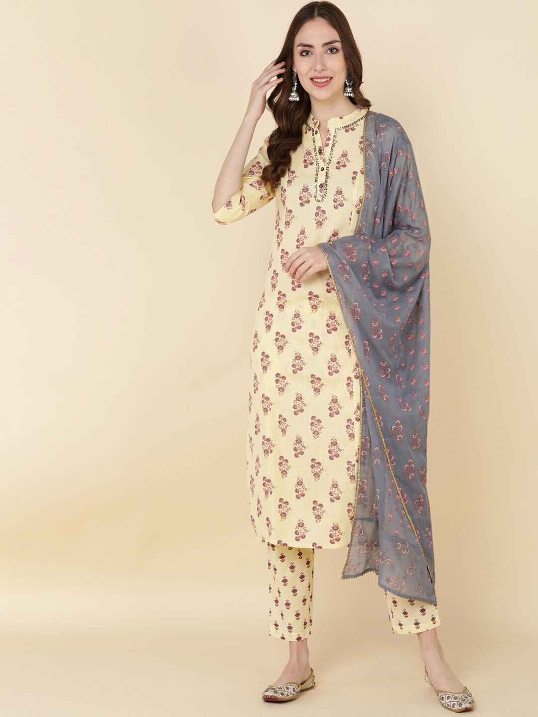 

MALHAAR Floral Printed Kurta with Trousers & Dupatta, Cream