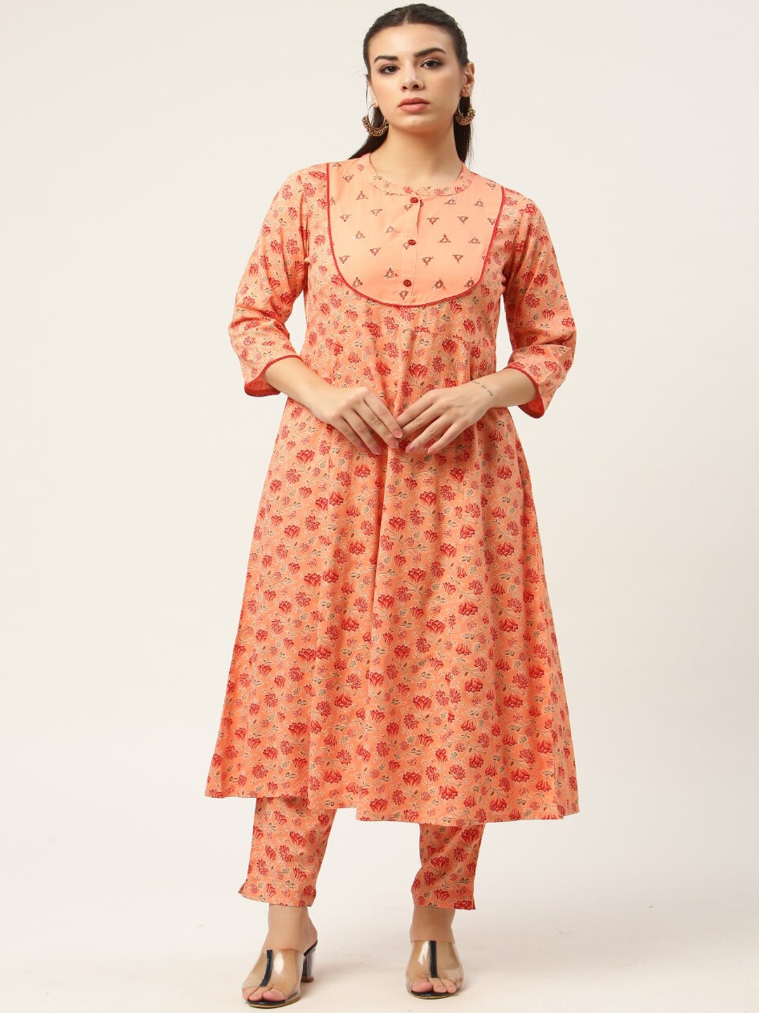 

MALHAAR Floral Printed Regular Kurta With Trousers, Orange