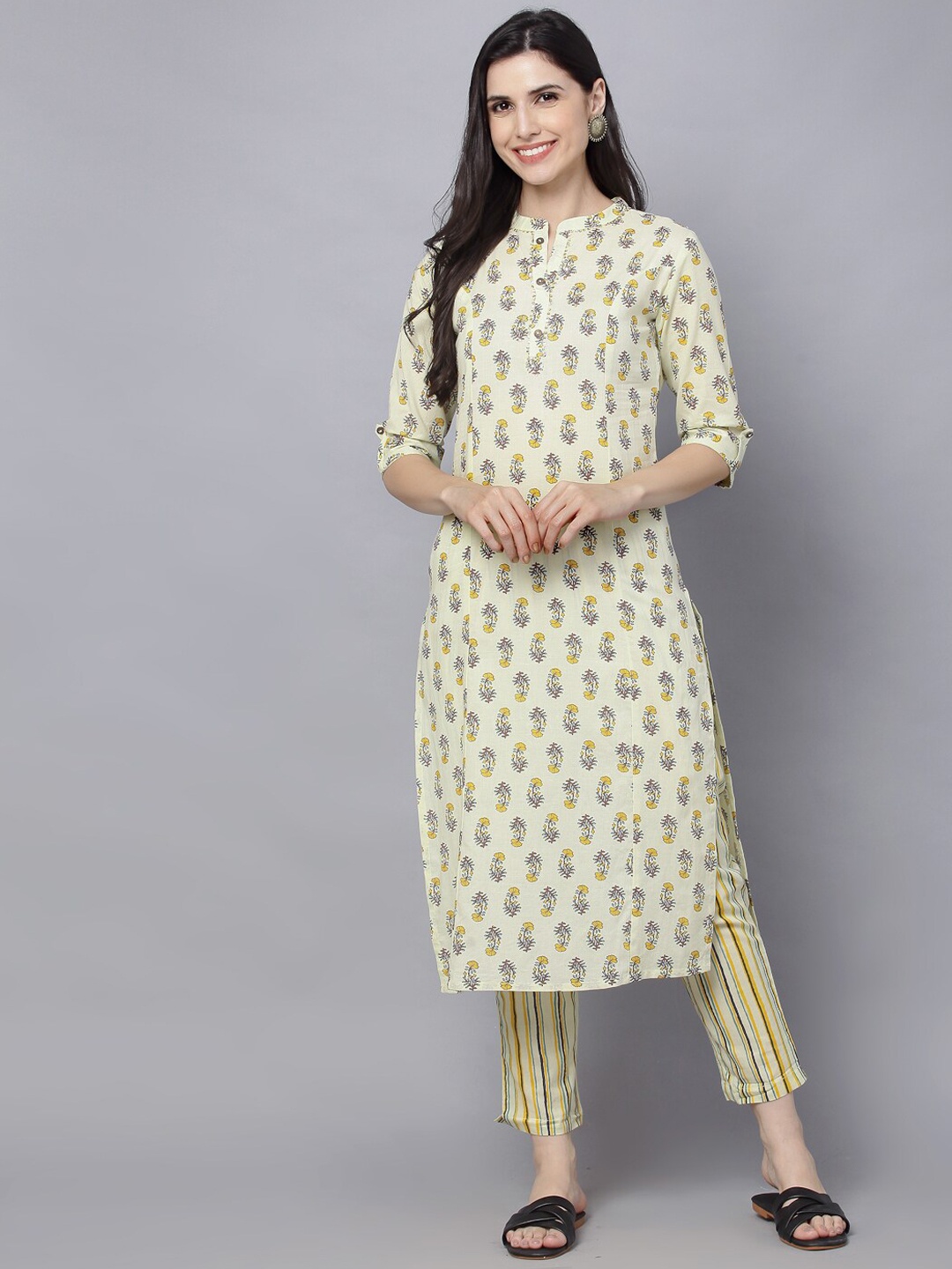 

MALHAAR Floral Printed Regular Pure Cotton Kurta With Trousers, Yellow