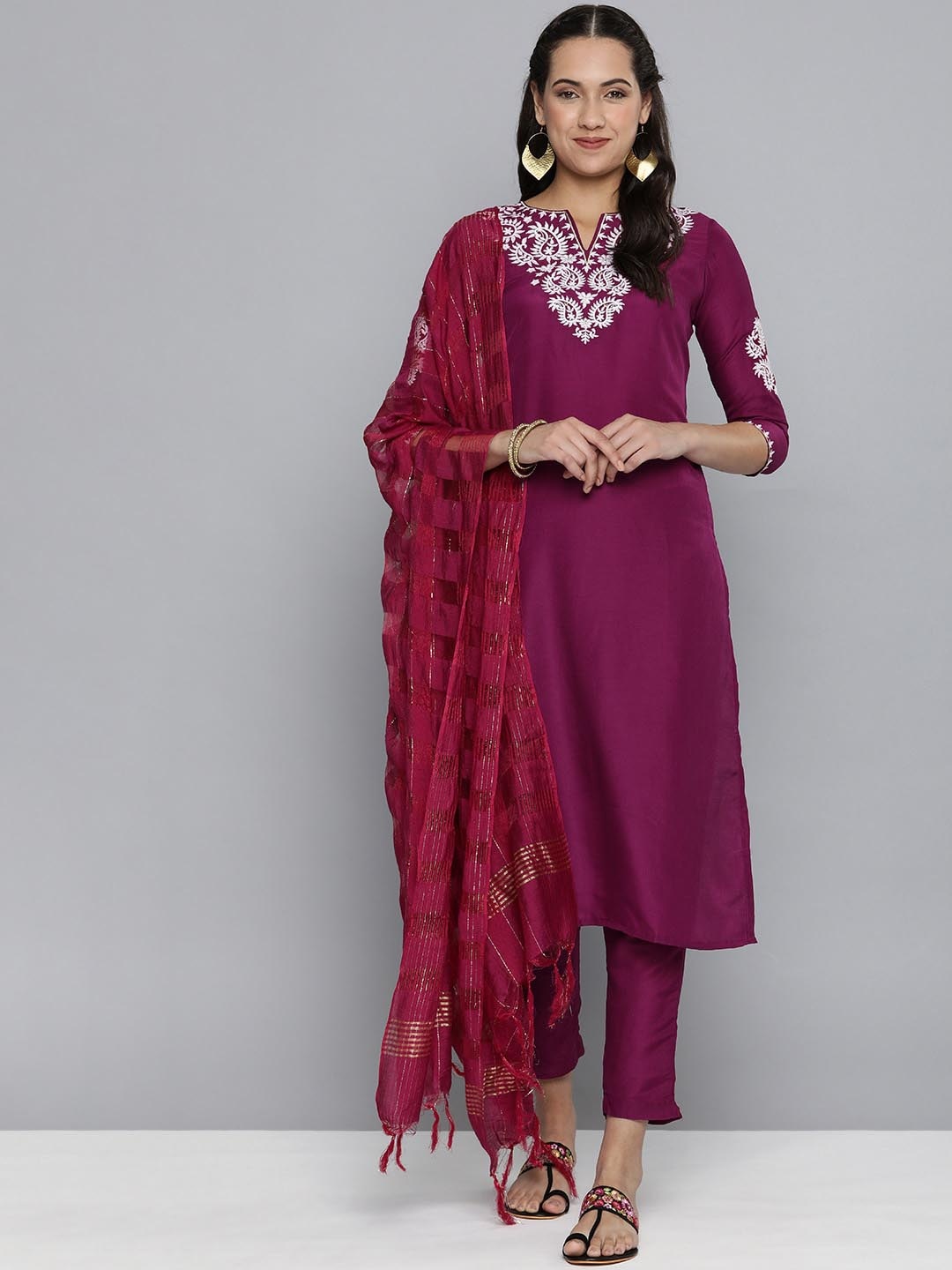 

MALHAAR Ethnic Motifs Embroidered Regular Kurta With Trousers & Dupatta, Purple