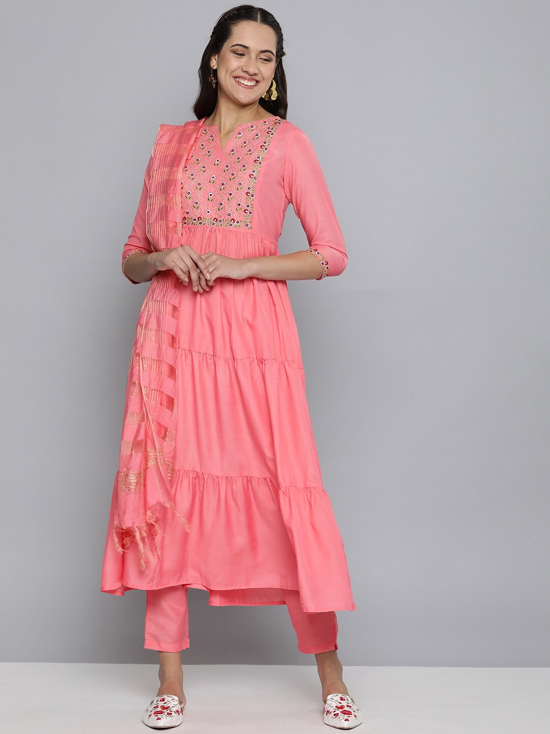 

MALHAAR Floral Yoke Design Tiered Thread Work Anarkali Kurta With Trousers & Dupatta, Peach