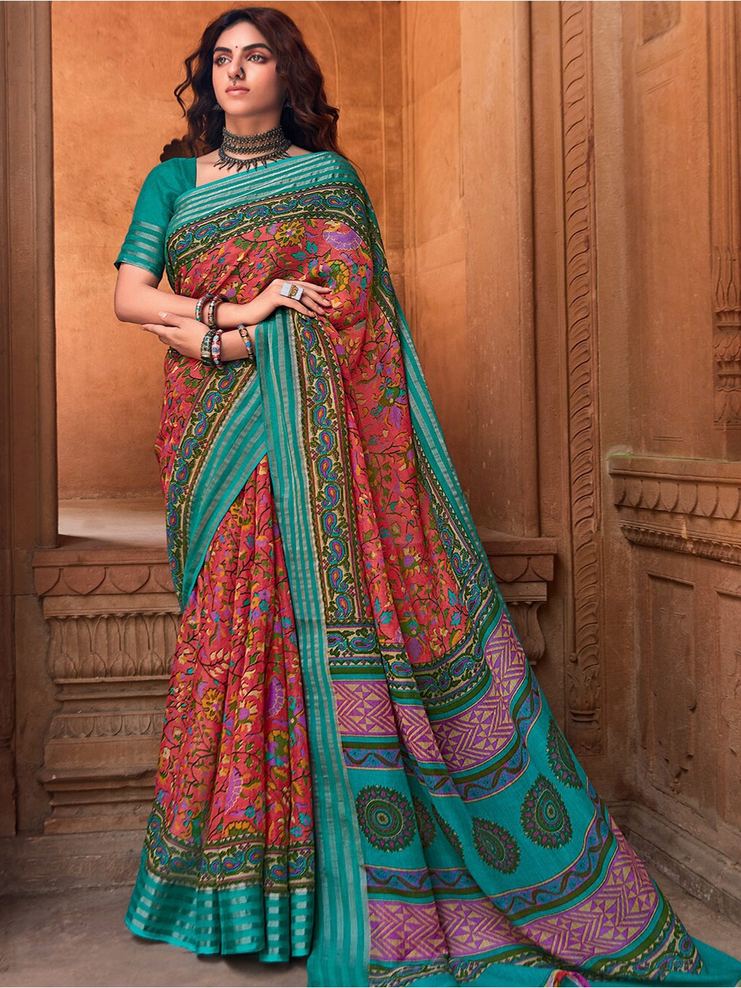 

Kasak Floral Printed Saree, Red