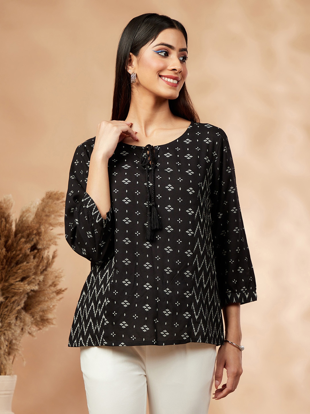 

IMARA Geometric Print Tie-Up Neck Top, Black