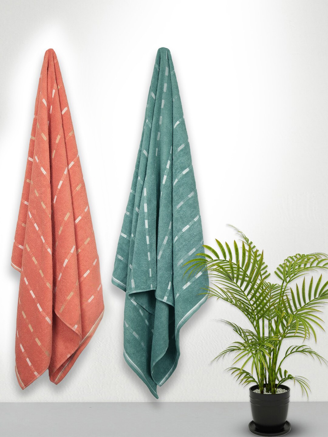 

Trident Set of 2 Solid 500 GSM Soft Cotton Bath Towel, Red
