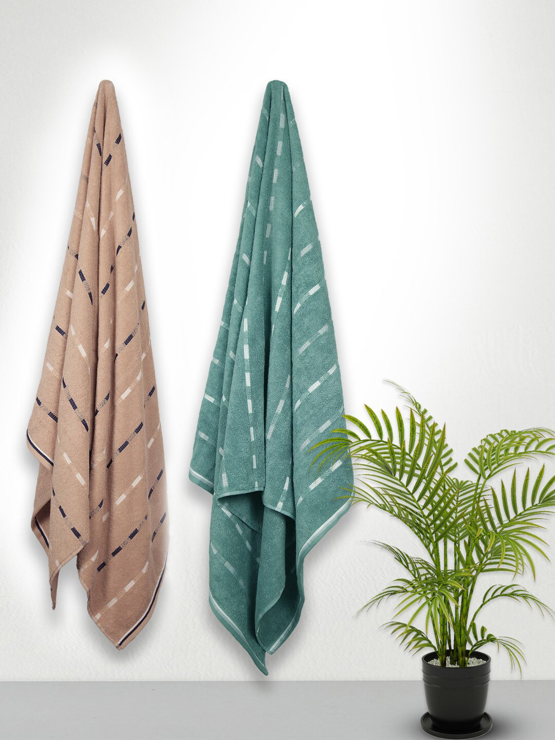 

Trident Set of 2 Solid 500 GSM Soft Cotton Bath Towel, Green