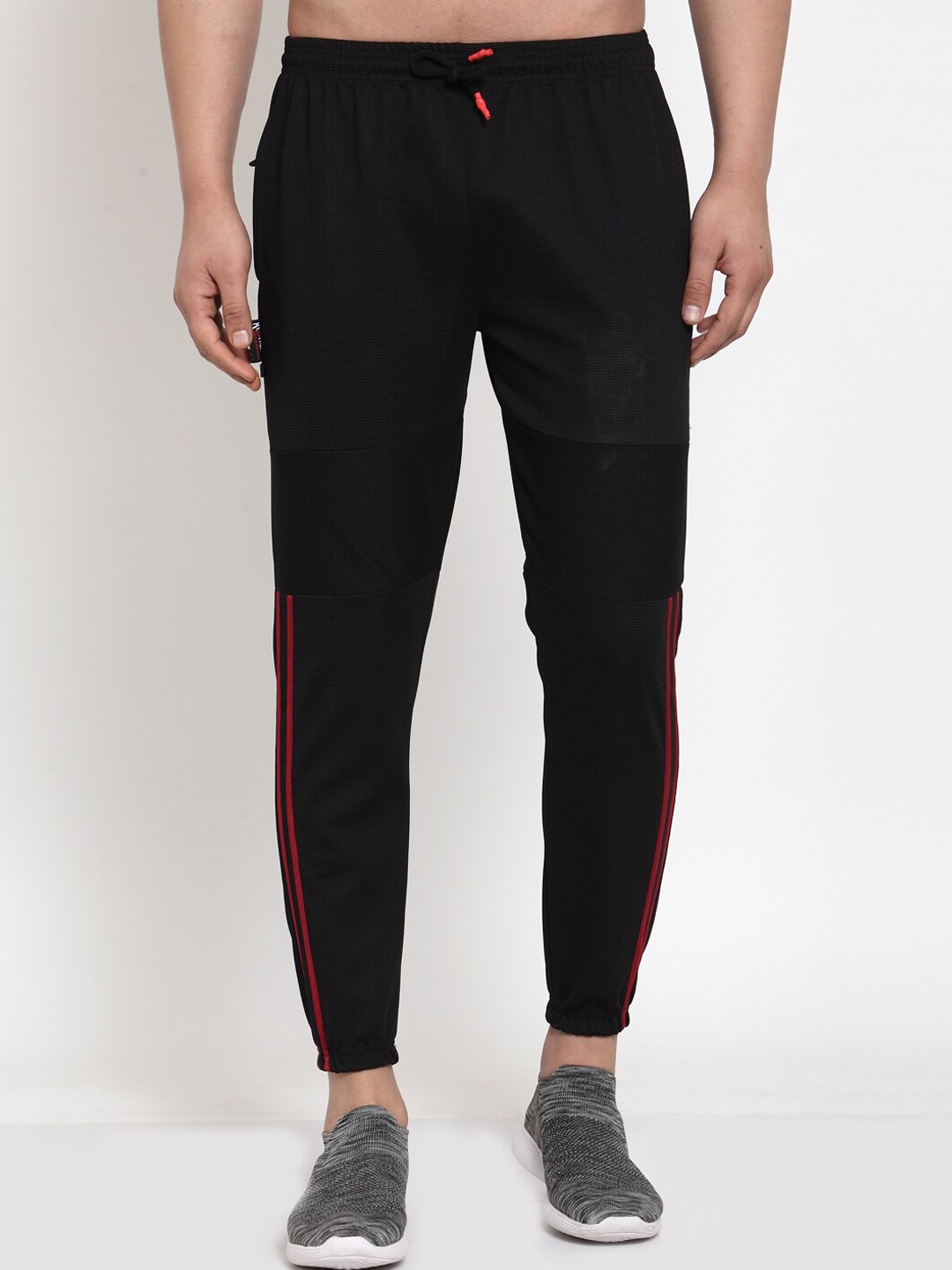 

KLOTTHE Men Mid Rise Relaxed Fit Joggers, Black