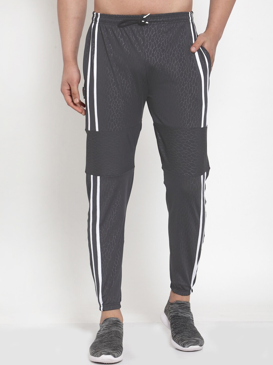 

KLOTTHE Men Mid Rise Relaxed Fit Joggers, Grey