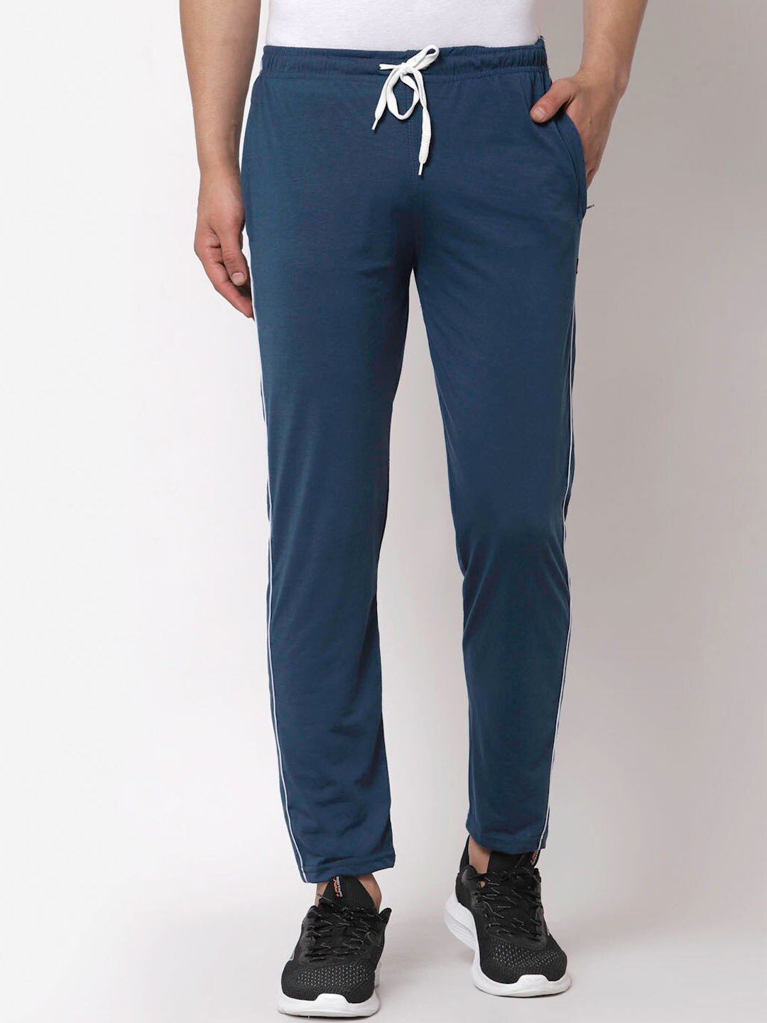 

KLOTTHE Men Relaxed-Fit Cotton Track Pant, Blue