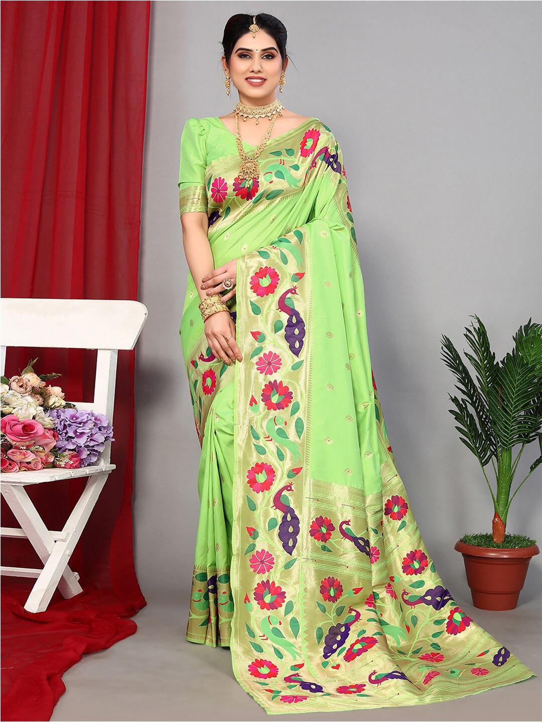 

Satrani Green & Gold-Toned Floral Woven Design Zari Paithani Saree