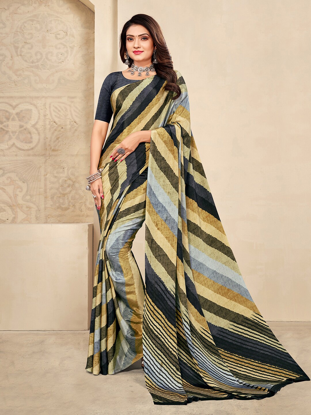 

Mitera Leheriya Silk Blend Saree With Blouse Piece, Black