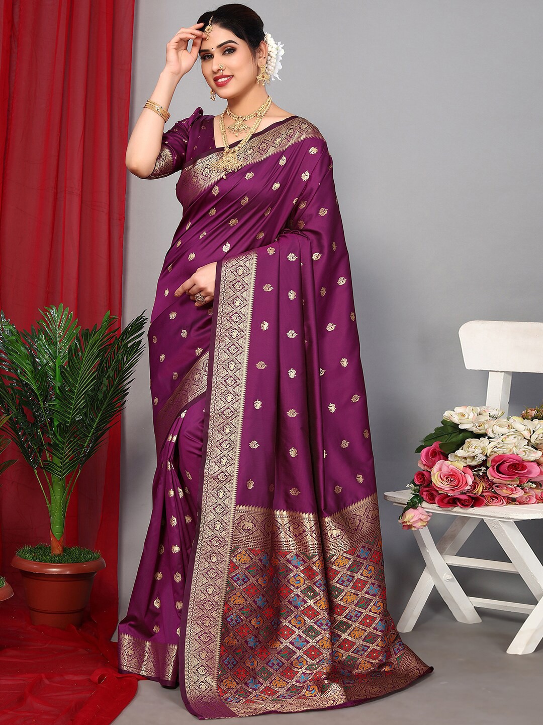

Satrani Purple & Gold Toned Ethnic Motif Woven Design Paithani Saree