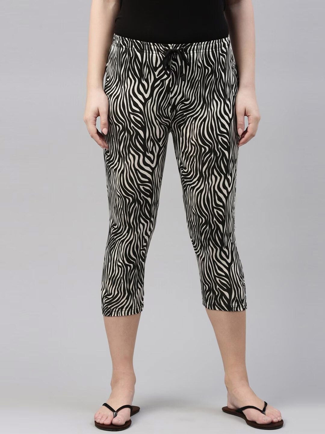 

Kryptic Women Slim Fit Animal Printed Pure Cotton Capris, White