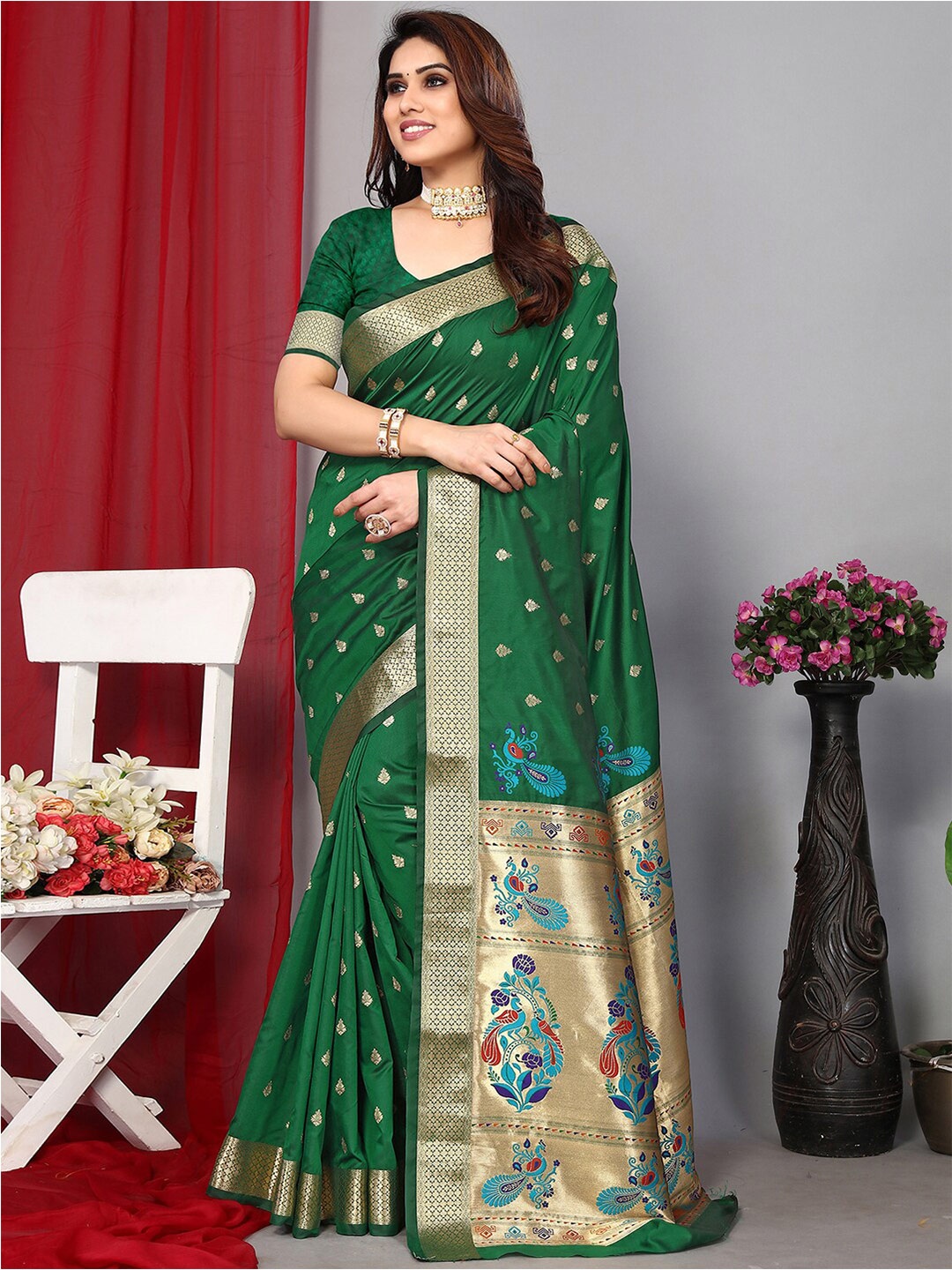 

Satrani Ethnic Motif Woven Design Zari Banarasi Saree, Green