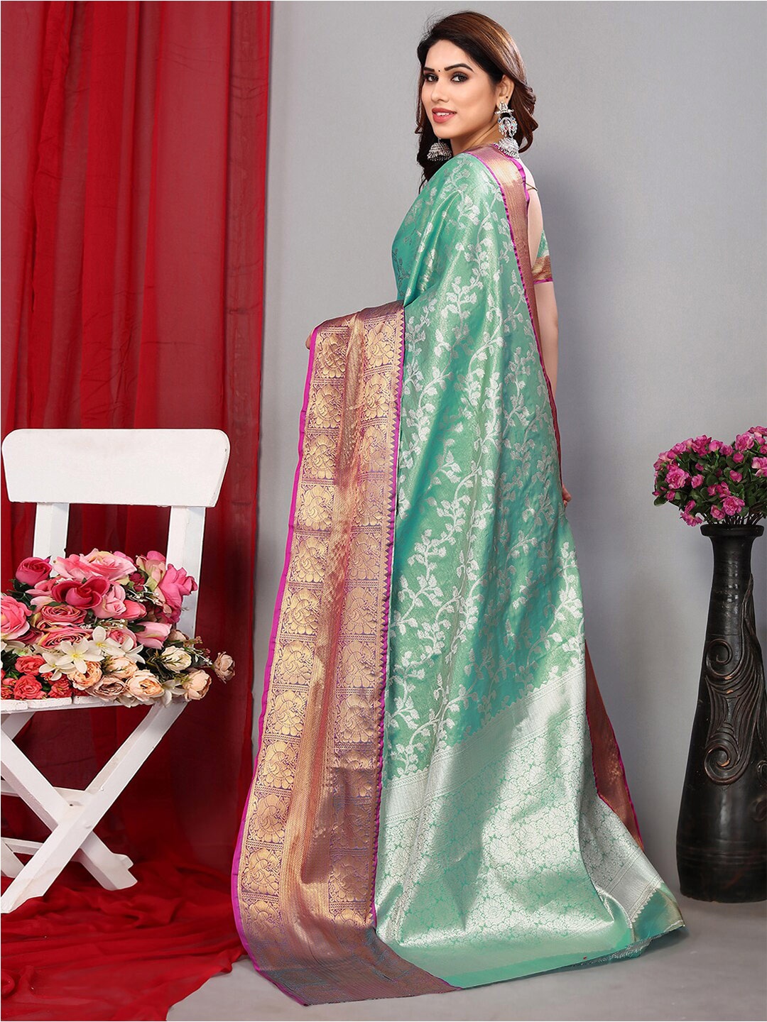 

Satrani Floral Woven Design Zari Banarasi Saree, Green