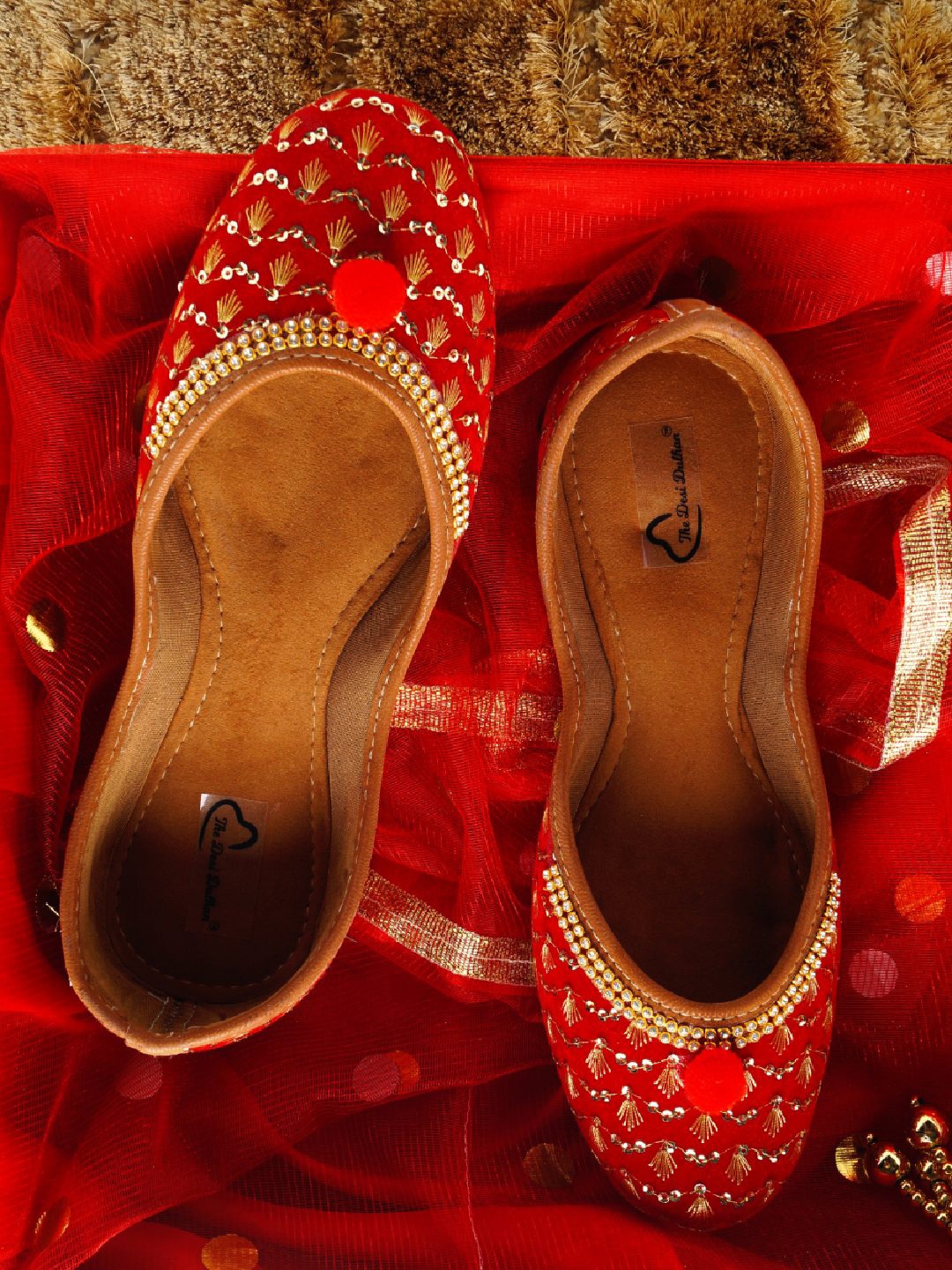 

The Desi Dulhan Women Round Toe Ethnic Mojaris, Red