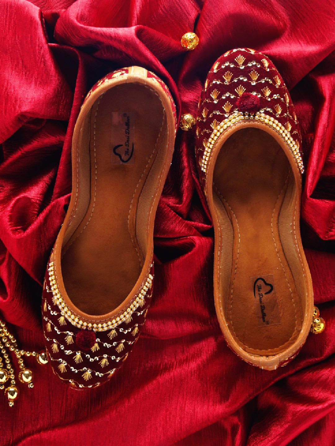 

The Desi Dulhan Women Ethnic Mojaris Flats, Maroon