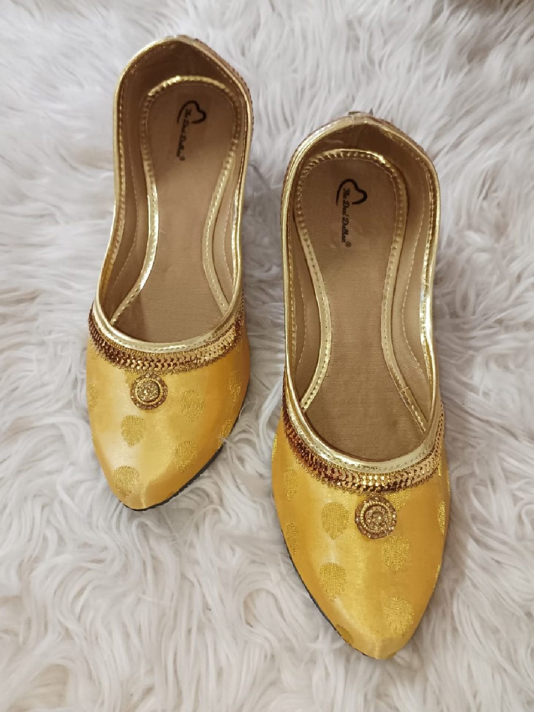 

The Desi Dulhan Women Pointed Toe Embellished Ethnic Mojaris, Gold