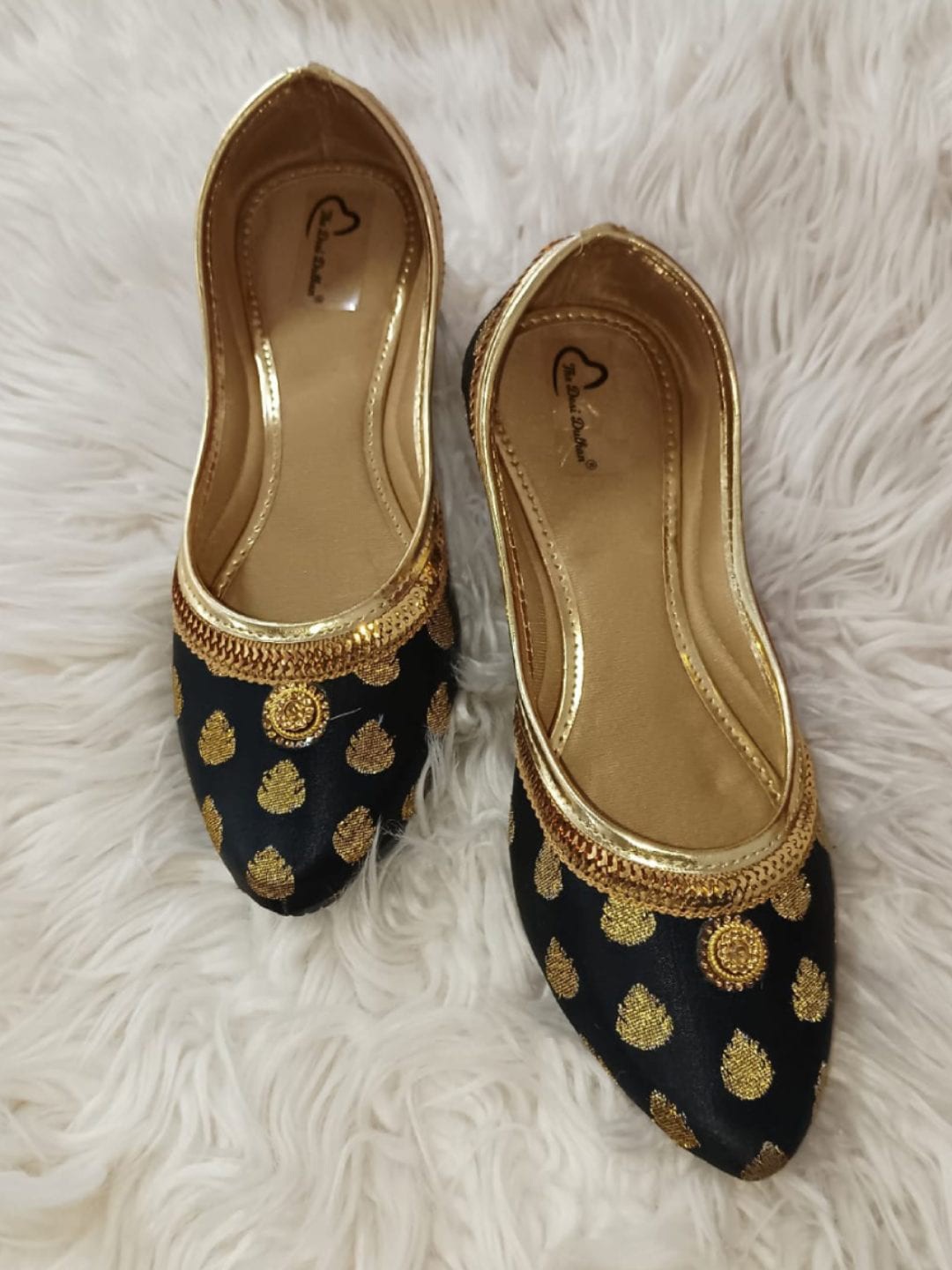 

The Desi Dulhan Women Embellished Ethnic Mojaris, Black