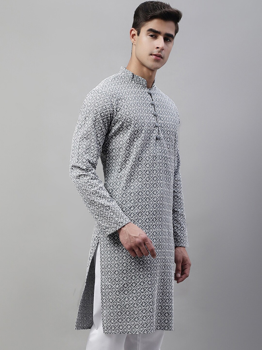 

Jompers Embroidered Mandarin Collar Chikankari Kurta, Grey