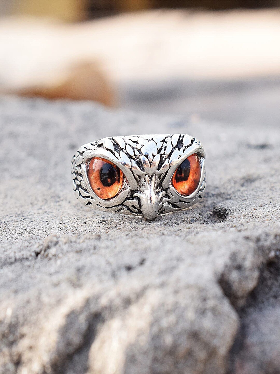 

UNIVERSITY TRENDZ Oxidised Silver-Plated Stone-Studded Adjustable Finger Ring