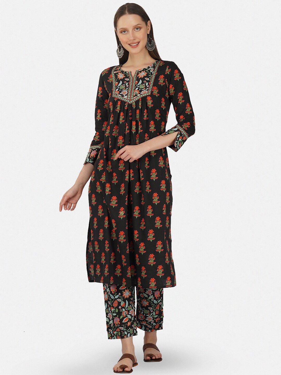 

GULAB CHAND TRENDS Floral Printed A-Line Pure Cotton Kurta with Trousers, Black