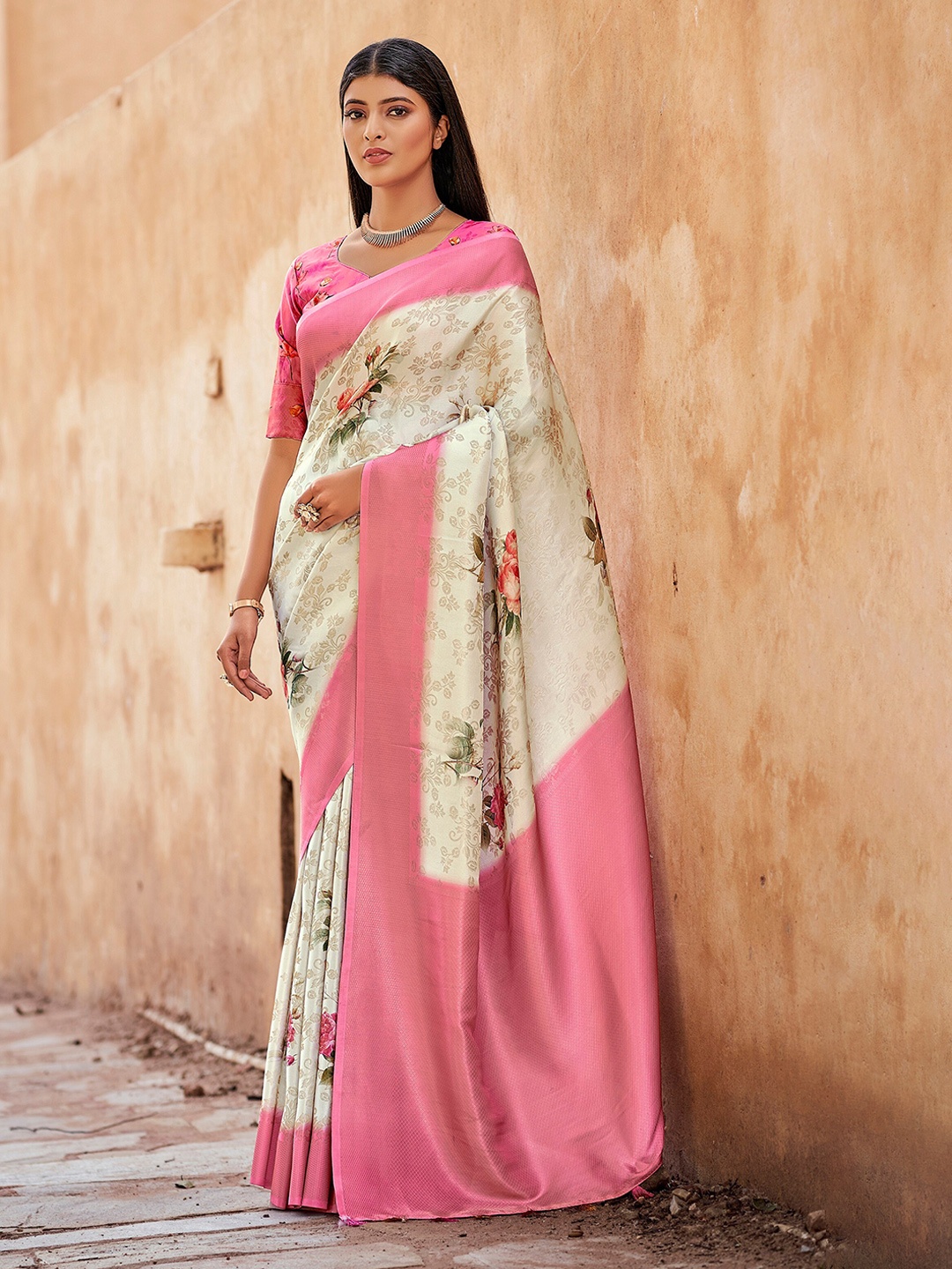 

Mitera Floral Banarasi Poly Silk Zari Saree With Tassel, Pink