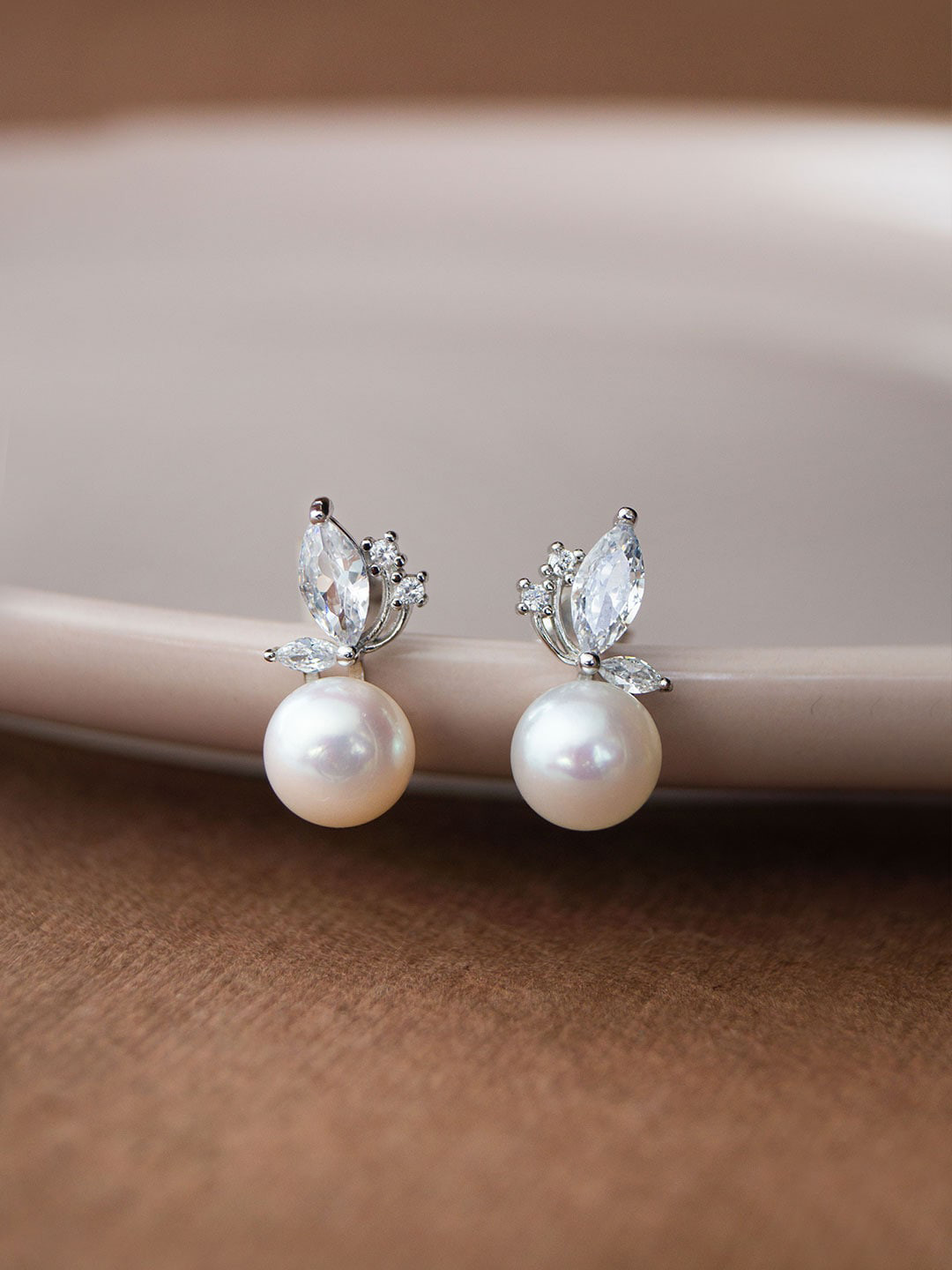 

MANNASH Rhodium-Plated Leaf Shaped Drop Earrings, Silver