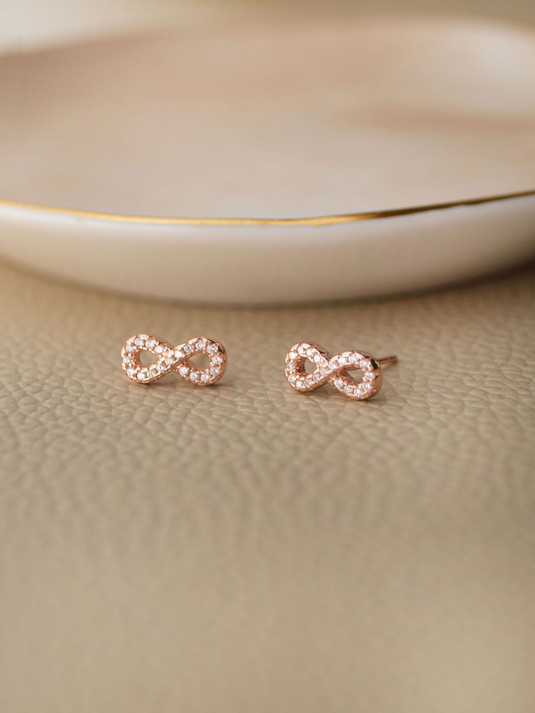 

MANNASH Rose Gold-Plated Classic Studs Earrings