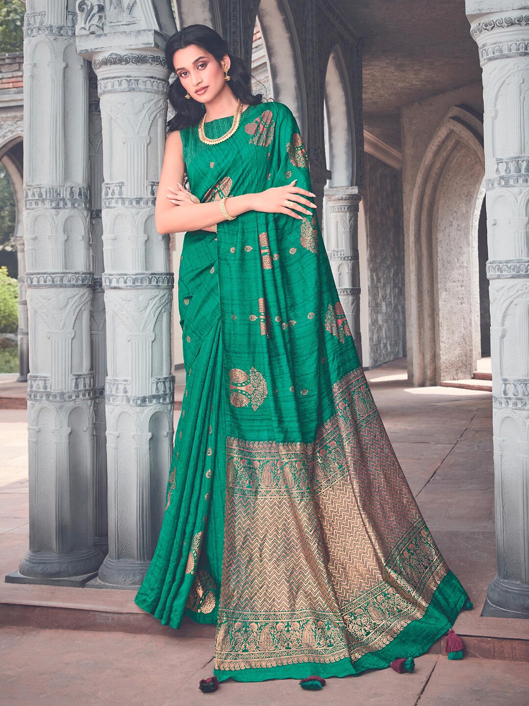 

Kasak Ethnic Motifs Woven Design Zari Saree, Green