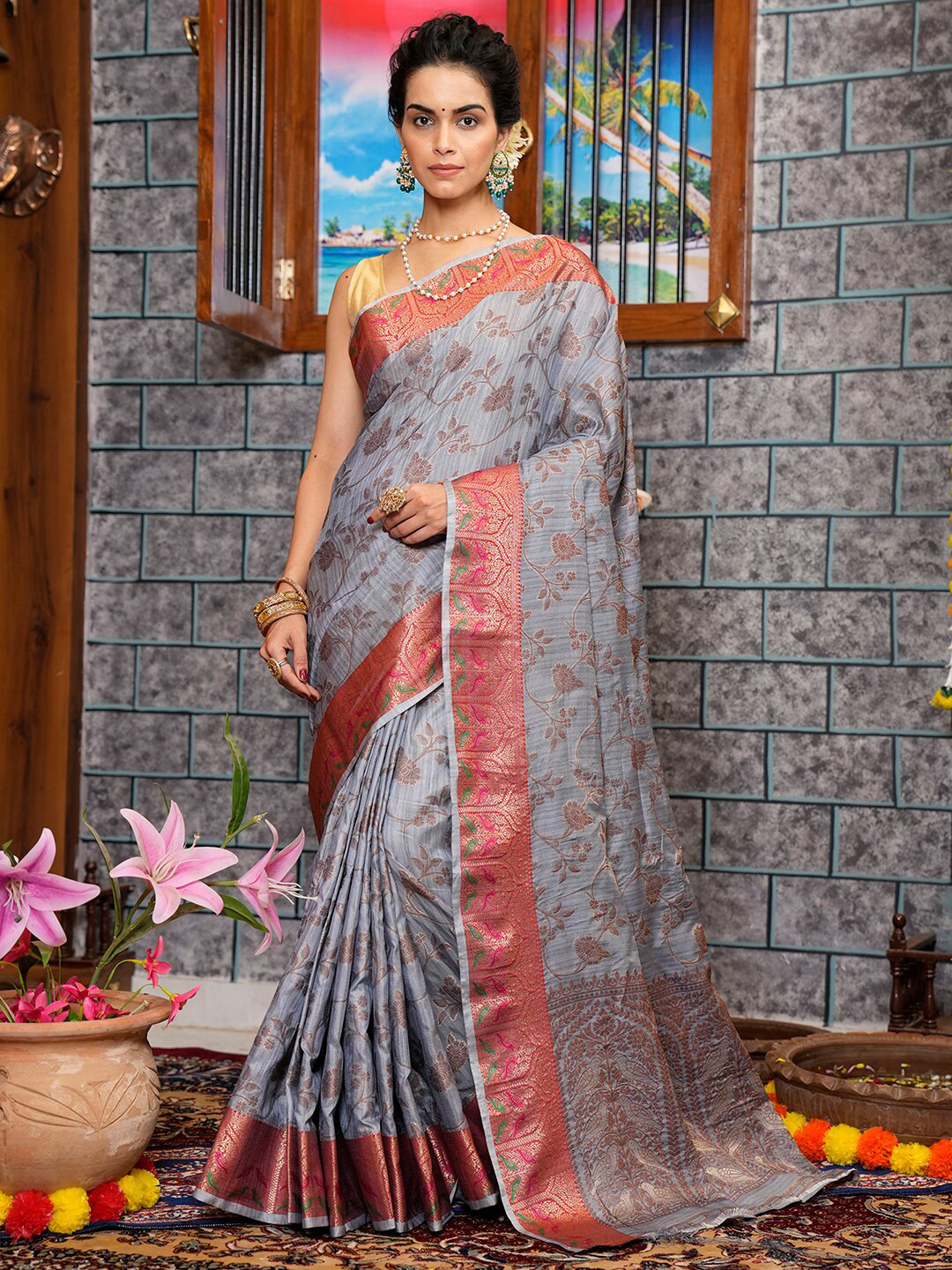 

Satrani Floral Woven Design Zari Banarasi Saree, Grey