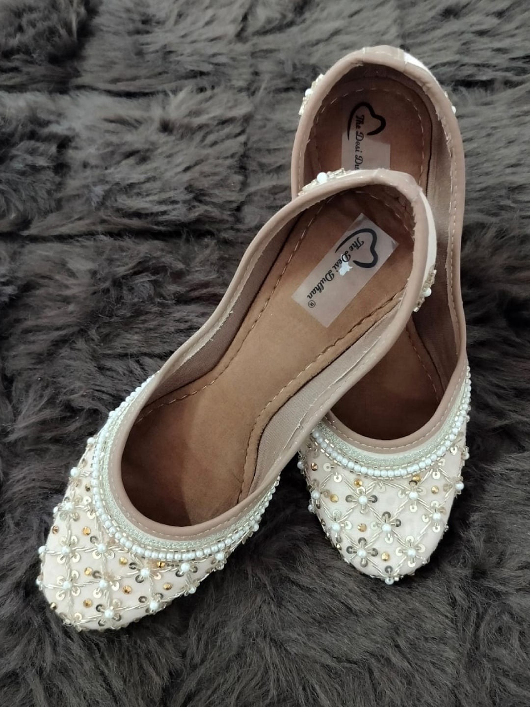 

The Desi Dulhan Women Embellished Ethnic Mojaris, Peach