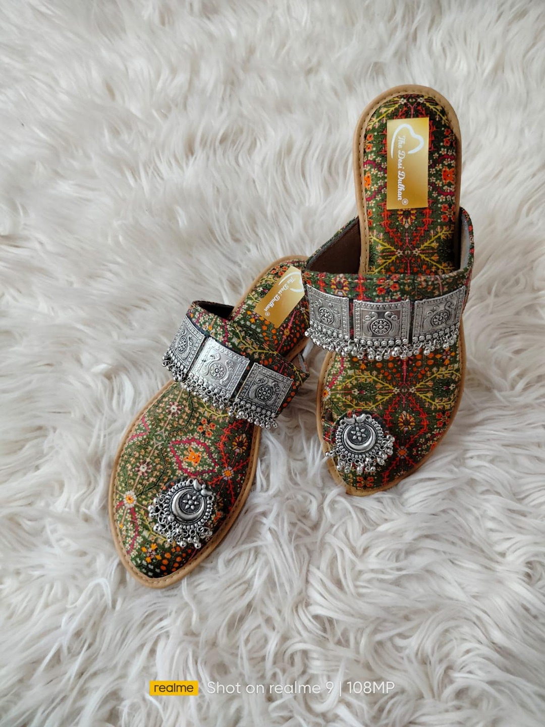 

The Desi Dulhan Printed Embellished Ethnic One Toe Flats, Green