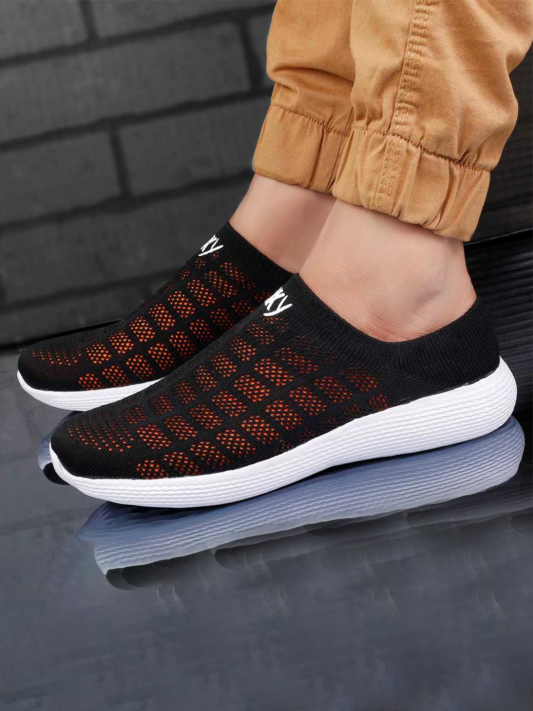 

Bxxy Men Mesh Running Non-Marking Sports Shoes, Black
