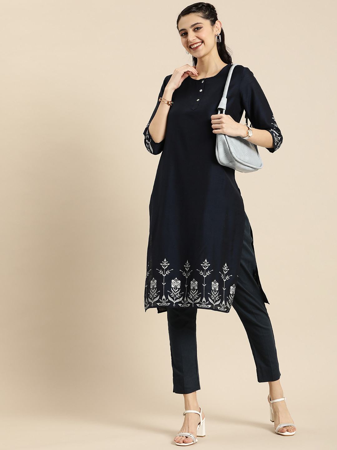 

Anouk Women Navy Blue Floral Printed Floral Kurta