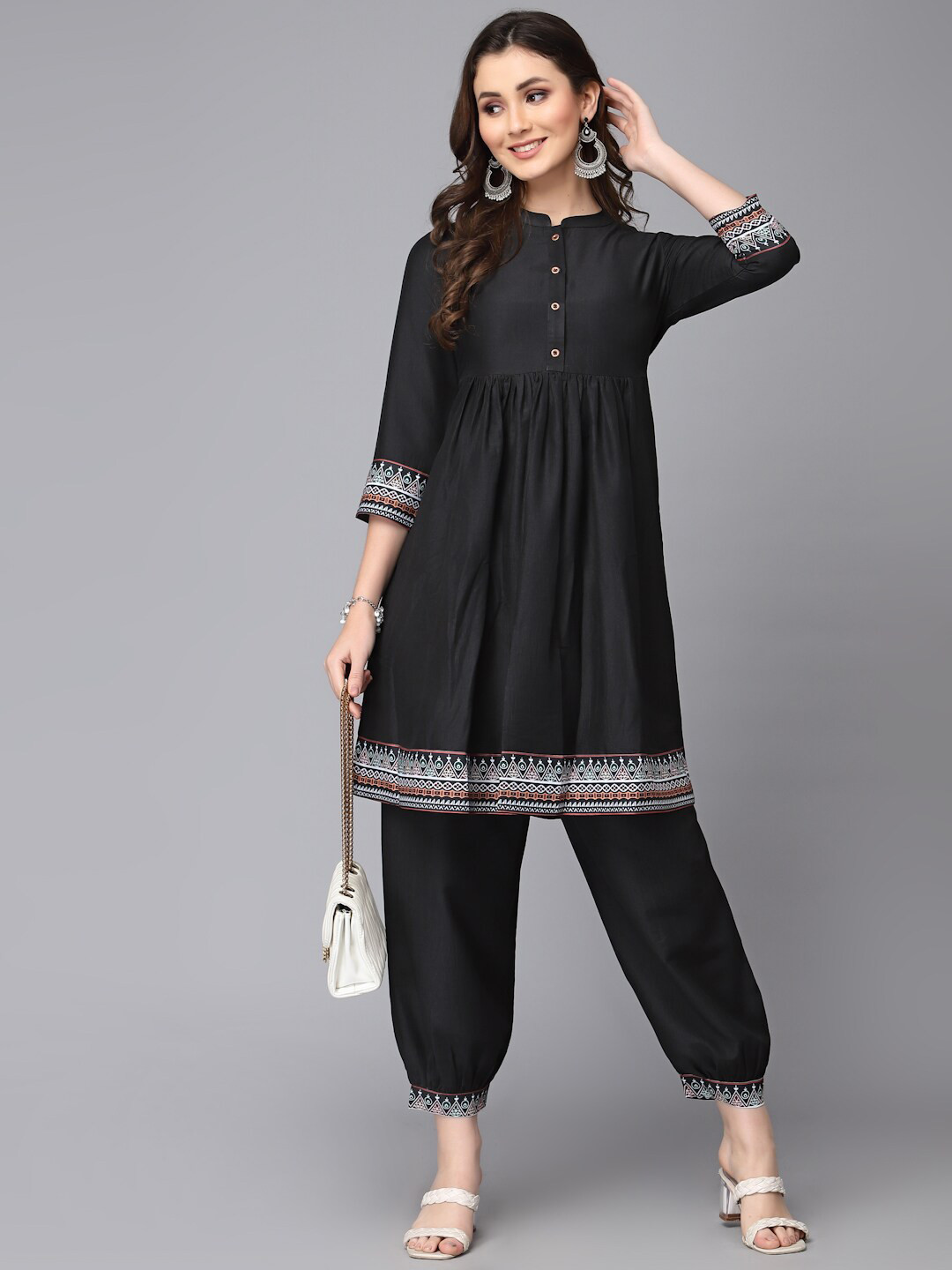 

SKYLEE Ethnic Motifs Printed Mandarin Collar A-Line Kurta With Salwar, Black