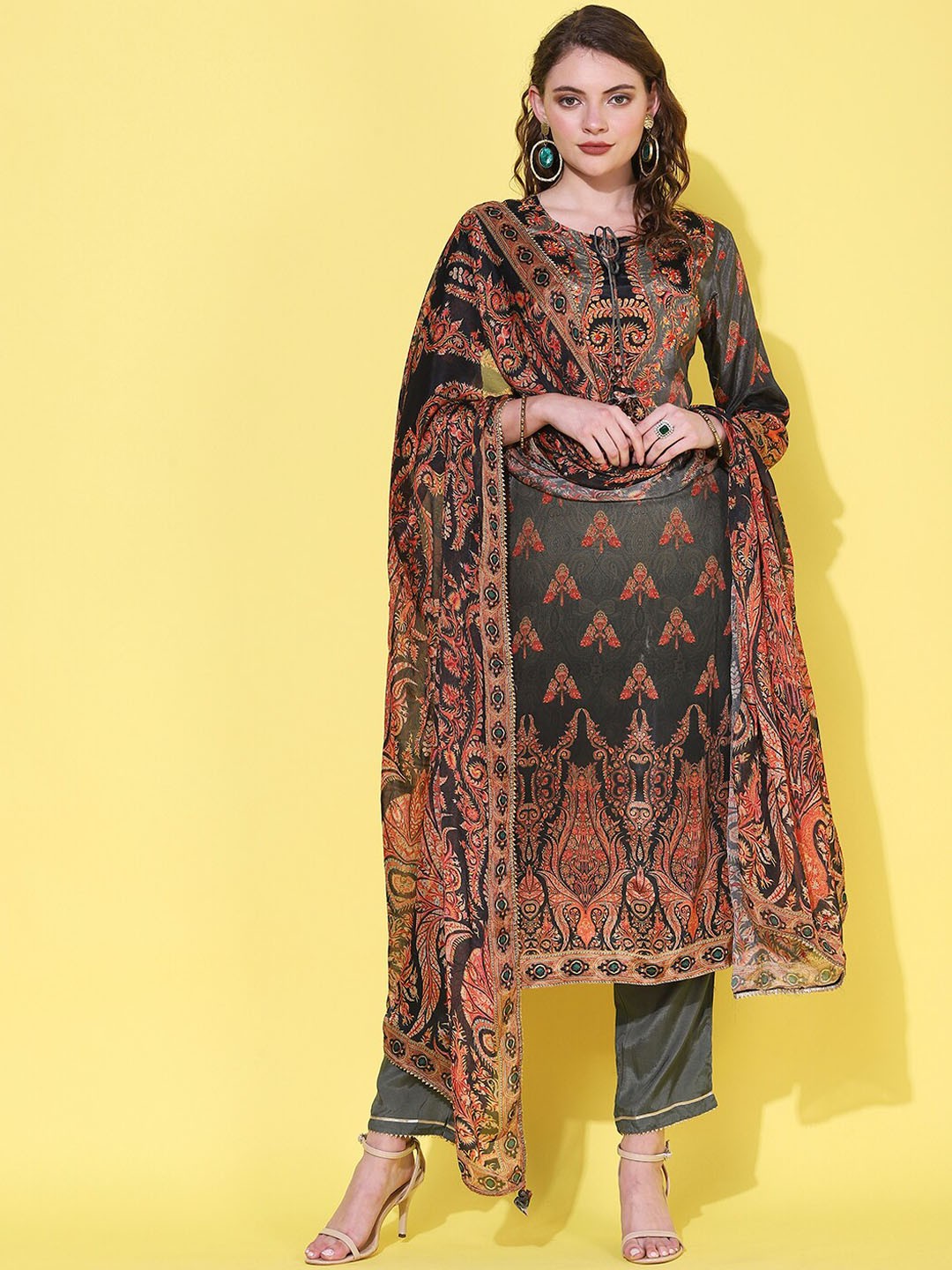 

Envy Me by FASHOR Ethnic Motifs Printed Tie-Up Neck Kurta with Trousers & Dupatta, Grey