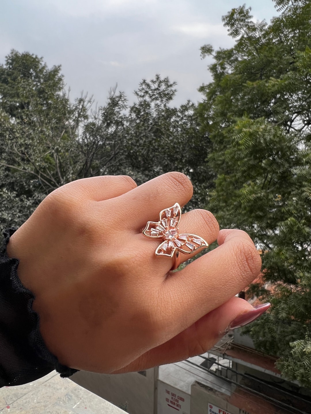 

SALTY Stone-Studded Birdwings Ring, Gold