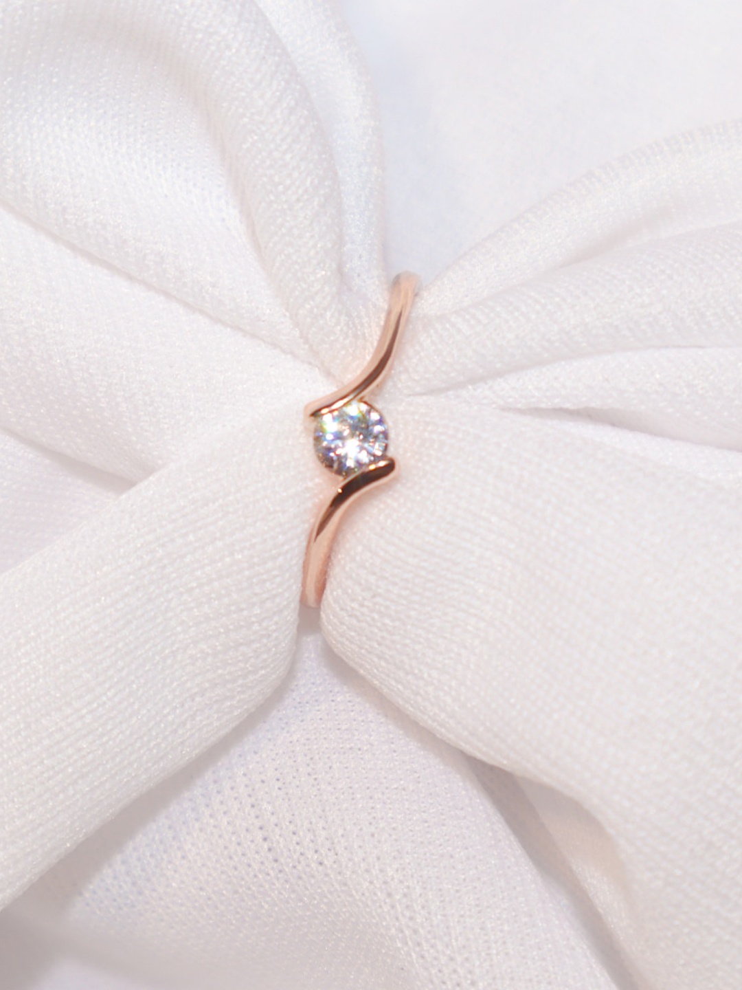 

SALTY Gold-Plated Stone-Studded Simple Band Ring