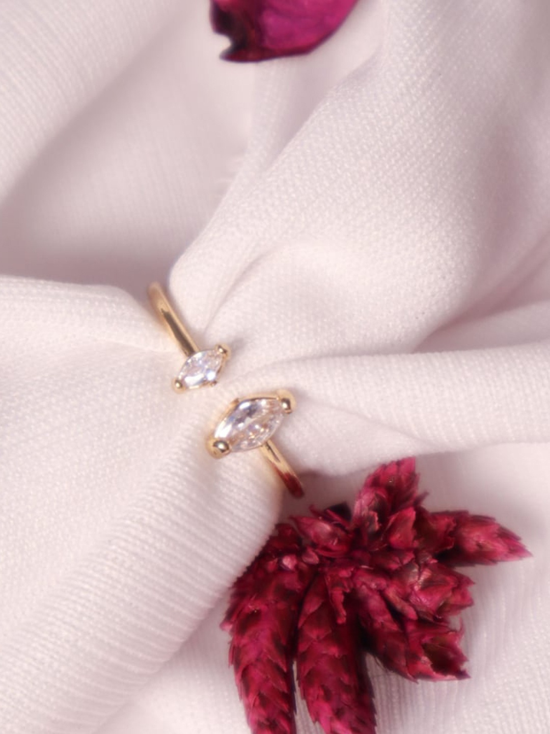 

SALTY Stone-Studded Finger Ring, Gold