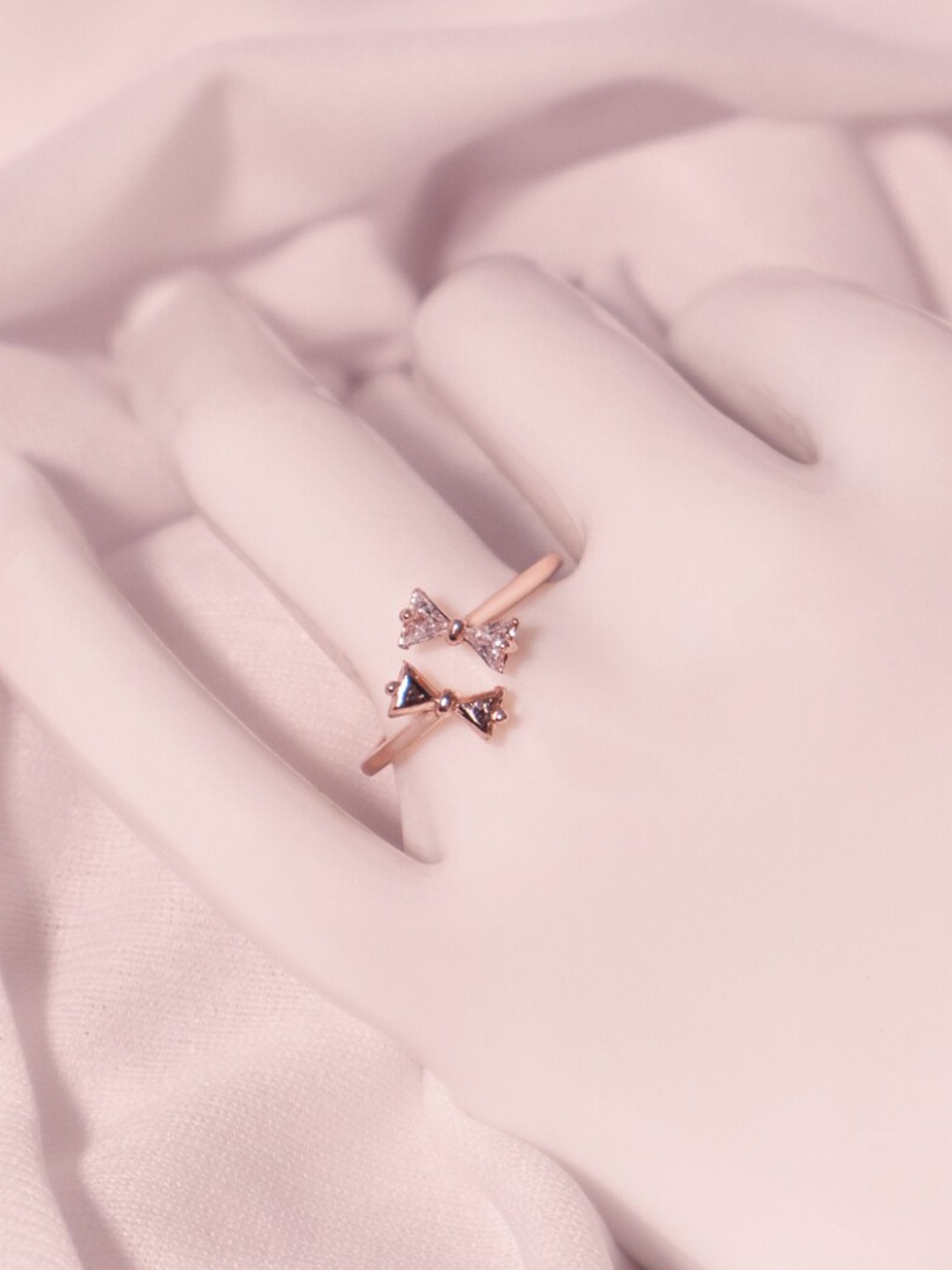 

SALTY Stone-Studded Twin Bow Band Ring, Gold